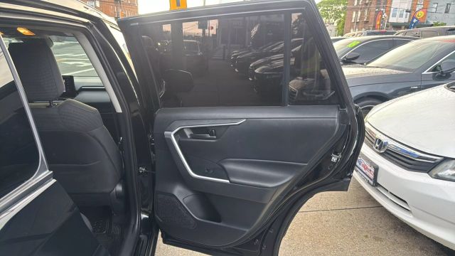 2019 TOYOTA RAV4 SUV 4-CYL, 2.5 LITER LE SPORT UTILITY 4D