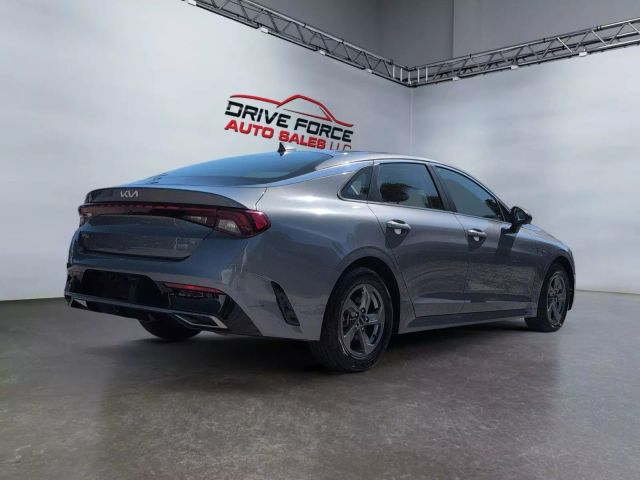 2022 Kia K5 - Image 5