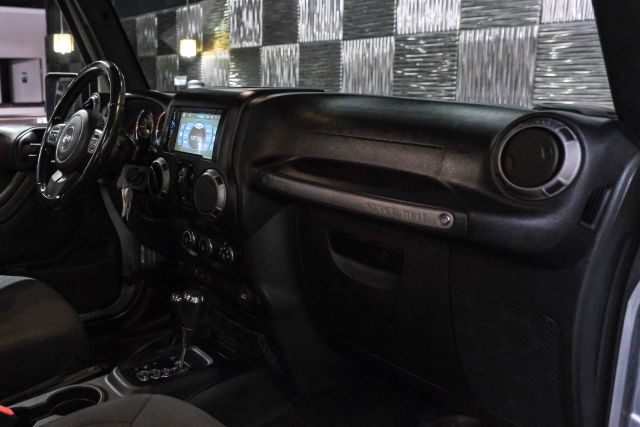 2018 Jeep Wrangler Unlimited Sport S (jk) Sport Utility 4d - Image 22