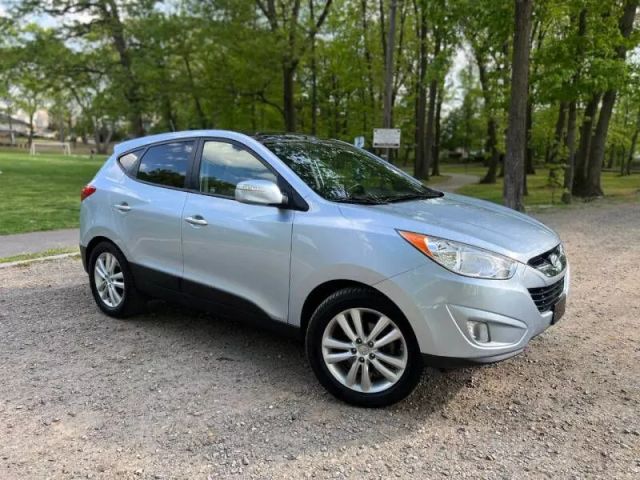 2011 Hyundai Tucson Limited Sport Utility 4d - Image 2