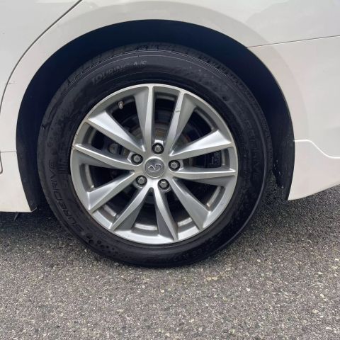 2015 Infiniti Q50 3.7 Premium Sedan 4d - Image 37