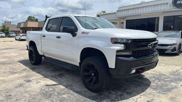 2021 Chevrolet Silverado 1500 Crew Cab - Image 9