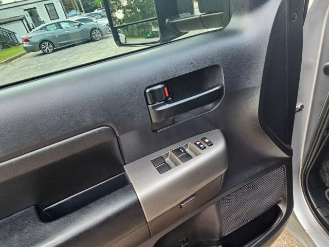 2013 Toyota Tundra Double Cab - Image 16