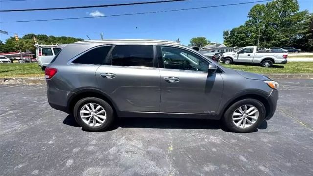 2018 Kia Sorento - Image 4