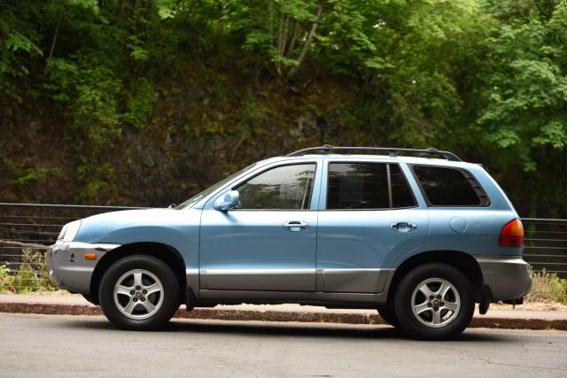 2003 Hyundai Santa Fe - Image 2