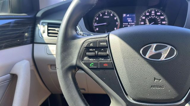 2017 Hyundai Sonata - Image 24