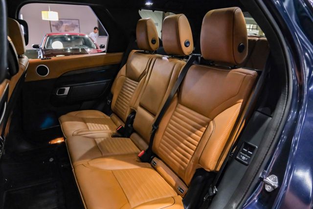 2019 Land Rover Discovery Hse Luxury Sport Utility 4d - Image 35