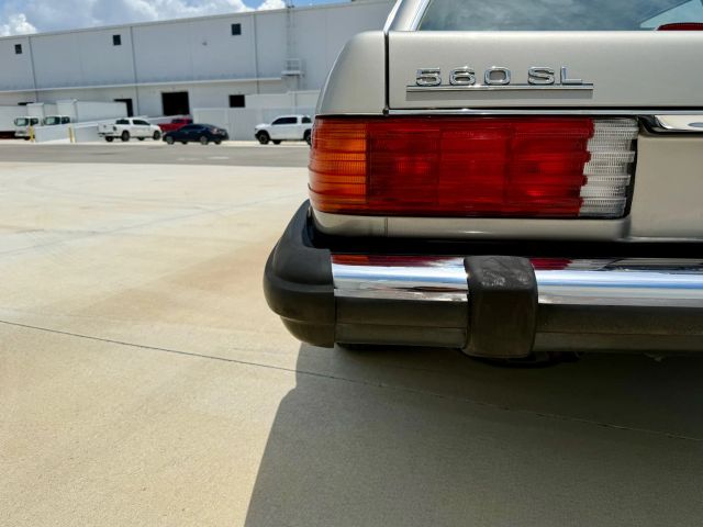 1987 Mercedes-benz 560 Series - Image 26