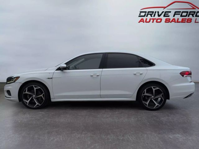 2020 Volkswagen Passat - Image 2