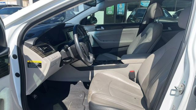 2017 Hyundai Sonata - Image 17