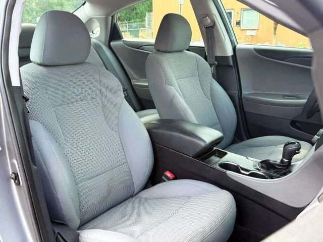 2014 Hyundai Sonata - Image 11