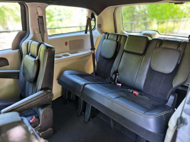 2017 Dodge Grand Caravan Passenger - Image 10