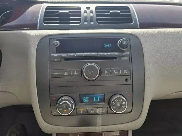 2007 Buick Lucerne - Image 13