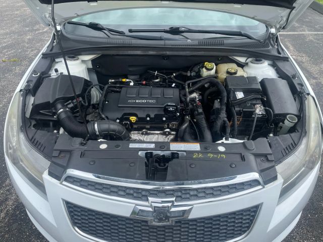 2014 Chevrolet Cruze - Image 14
