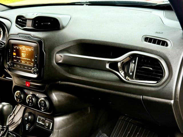 2016 Jeep Renegade - Image 30
