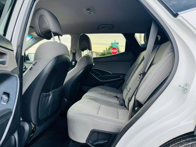 2017 Hyundai Santa Fe Sport - Image 16