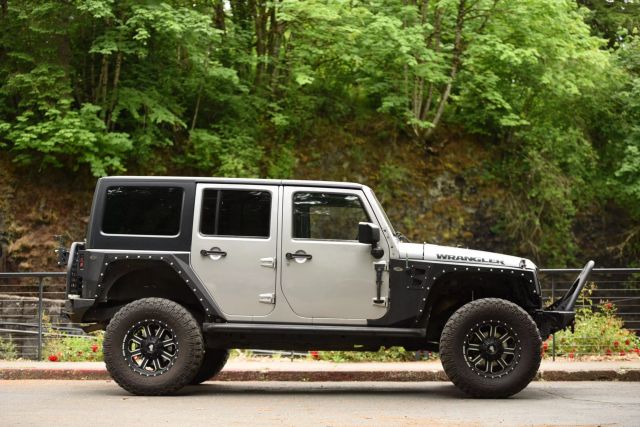 2016 Jeep Wrangler - Image 14