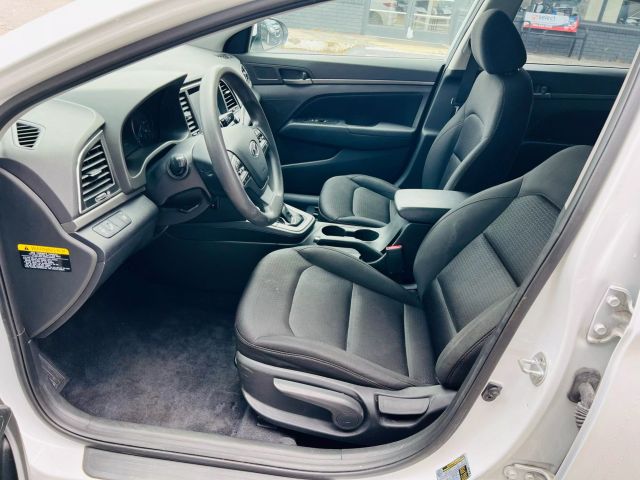 2018 Hyundai Elantra - Image 17