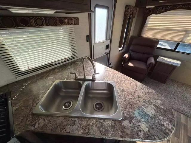 2017 Keystone Rv Cougar Xlite Fw - Image 11