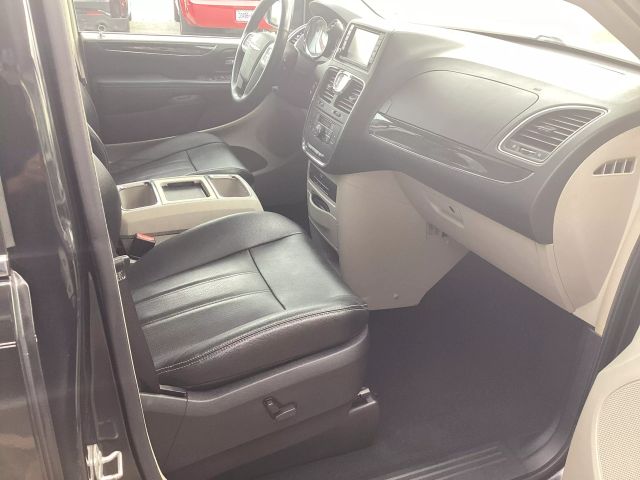 2016 CHRYSLER TOWN & COUNTRY VAN BLACK AUTOMATIC - Interstate Auto Sales