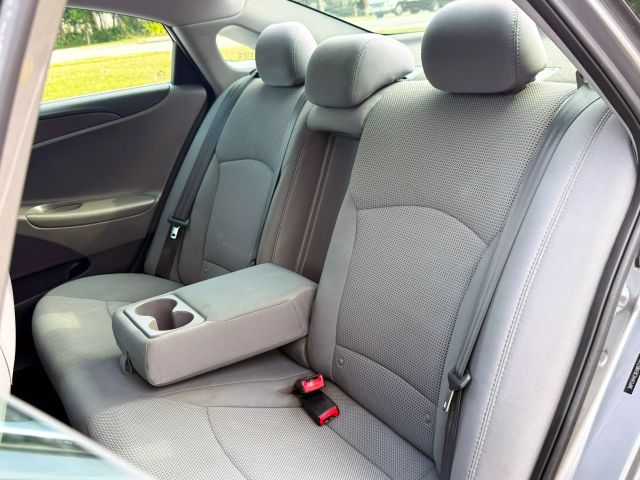 2014 Hyundai Sonata - Image 10