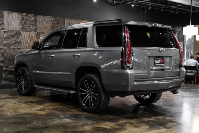 2018 Cadillac Escalade Luxury Sport Utility 4d - Image 10
