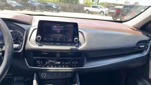 2023 Nissan Rogue - Image 18