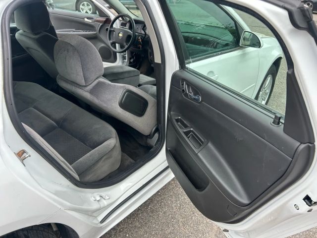 2016 Chevrolet Impala Limited - Image 13