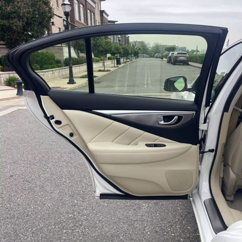 2015 Infiniti Q50 3.7 Premium Sedan 4d - Image 41