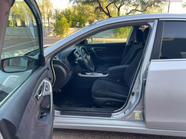 2013 Nissan Altima - Image 11