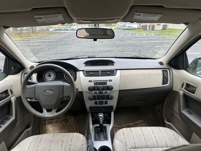 2011 Ford Focus Se Sedan 4d - Image 15
