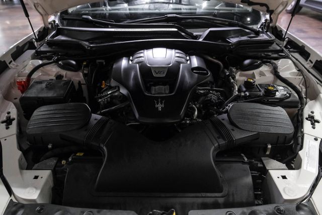 2018 Maserati Ghibli Sedan 4d - Image 46