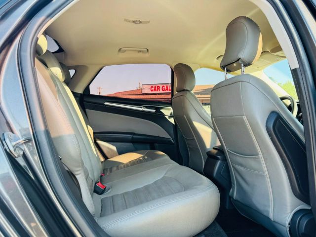2016 Ford Fusion - Image 17