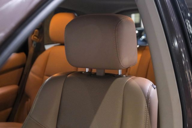 2016 Nissan Pathfinder Platinum Sport Utility 4d - Image 29