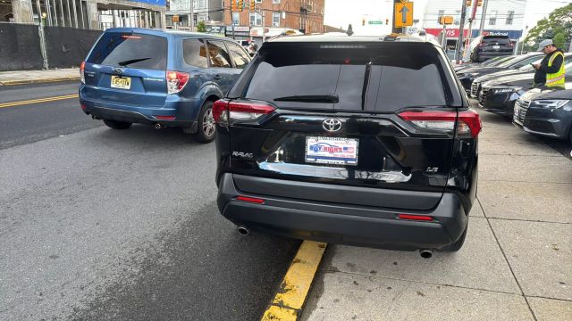 2019 TOYOTA RAV4 SUV 4-CYL, 2.5 LITER LE SPORT UTILITY 4D