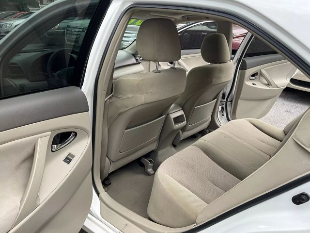 2011 Toyota Camry - Image 15