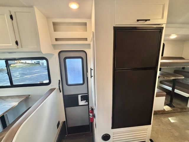 2019 Coachmen Freelander Premier - Image 6