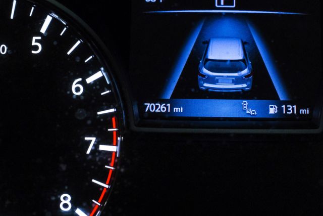 2016 Nissan Pathfinder Platinum Sport Utility 4d - Image 20