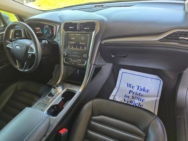 2019 Ford Fusion - Image 32