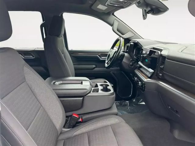 2023 Chevrolet Silverado 1500 Crew Cab - Image 15