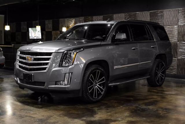 2018 Cadillac Escalade Luxury Sport Utility 4d - Image 7