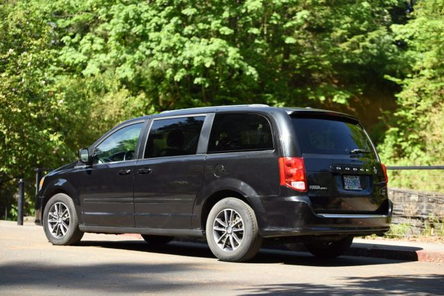 2017 Dodge Grand Caravan Passenger - Image 3
