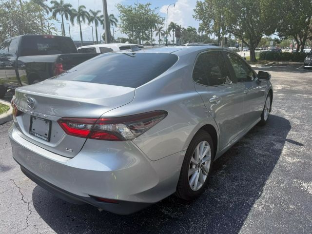 2021 Toyota Camry - Image 4