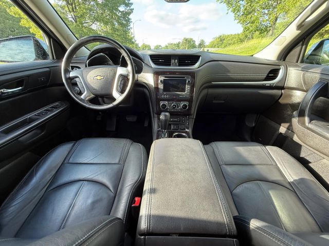 2017 Chevrolet Traverse Lt Sport Utility 4d - Image 8