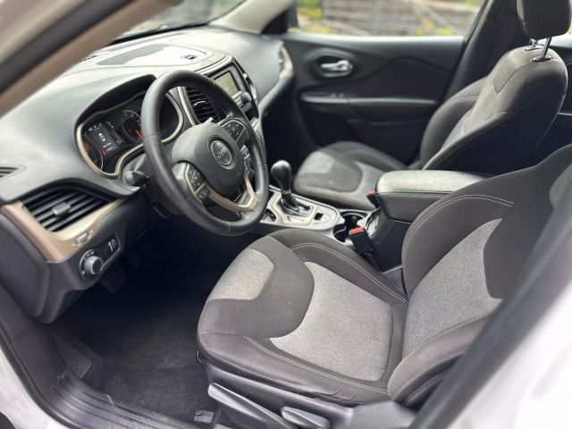 2016 Jeep Cherokee - Image 7