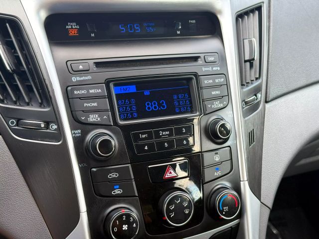 2014 Hyundai Sonata - Image 17
