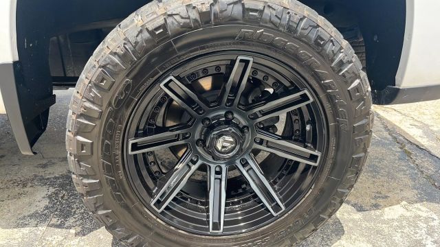 2021 Chevrolet Silverado 1500 Crew Cab - Image 3