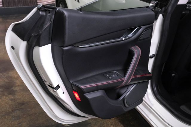 2018 Maserati Ghibli Sedan 4d - Image 41