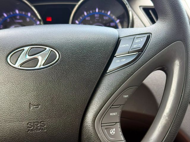2014 Hyundai Sonata - Image 16