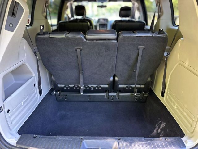 2017 Dodge Grand Caravan Passenger - Image 12